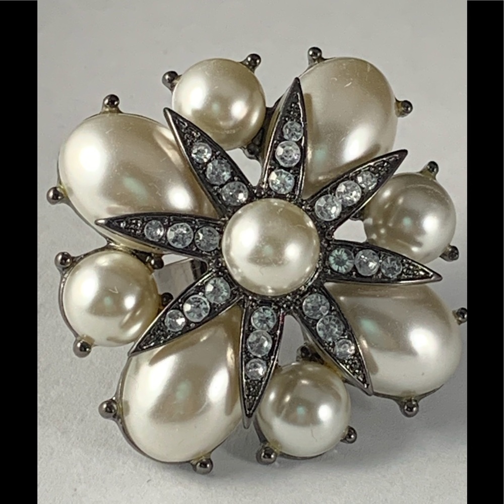 Beautiful costume ring